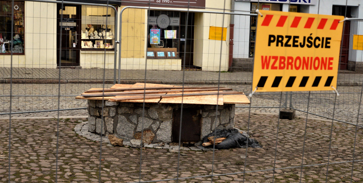 Tarnowskie Góry. Kiedy koniec remontu studni na rynku? Fot. Jarosław Myśliwski