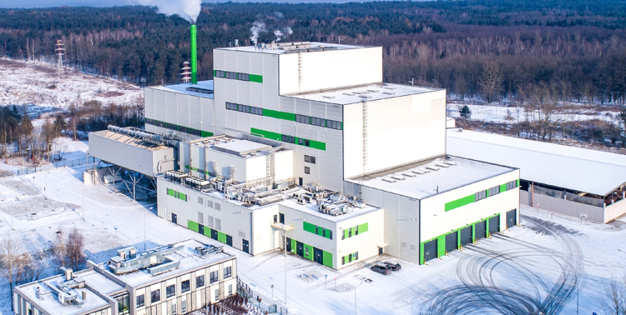 Zakładu Unieszkodliwiania Odpadów Komunalnych w Białymstoku. Jest jedną z zaledwie ośmiu instalacji termicznego przekształcania odpadów działających w Polsce, która produkuje energię elektryczną i cieplną. Fot. odpady.bialystok.pl