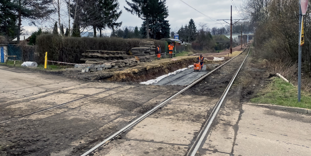 Trwa przebudowa linii tramwajowej na Stroszek. Ruszają przebudowy przejazdów tramwajowych. Fot. UM w Bytomiu/Hubert Klimek