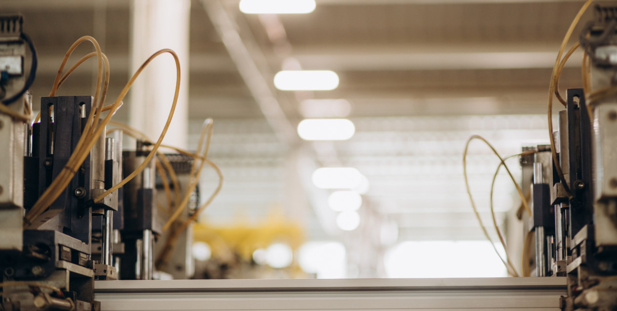 Tłoczenie profili – co warto o tym wiedzieć? 