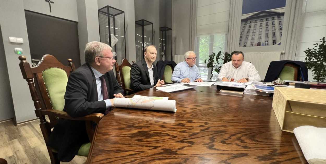 Spotkanie w urzędzie marszałkowskim. Fot. Archiwum UM w Tarnowskich Górach 