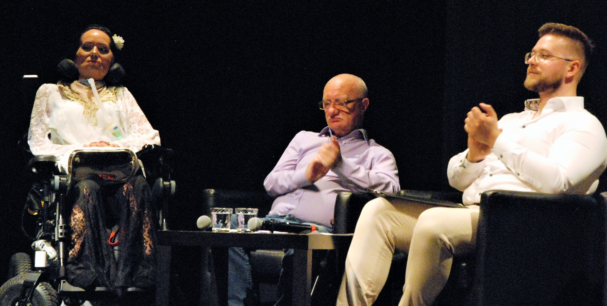 Justyna Kędzia napisała książkę zatytułowaną: Cześć! To ja, pasja. W TCK odbyła się promocja. Fot. Jarosław Myśliwski