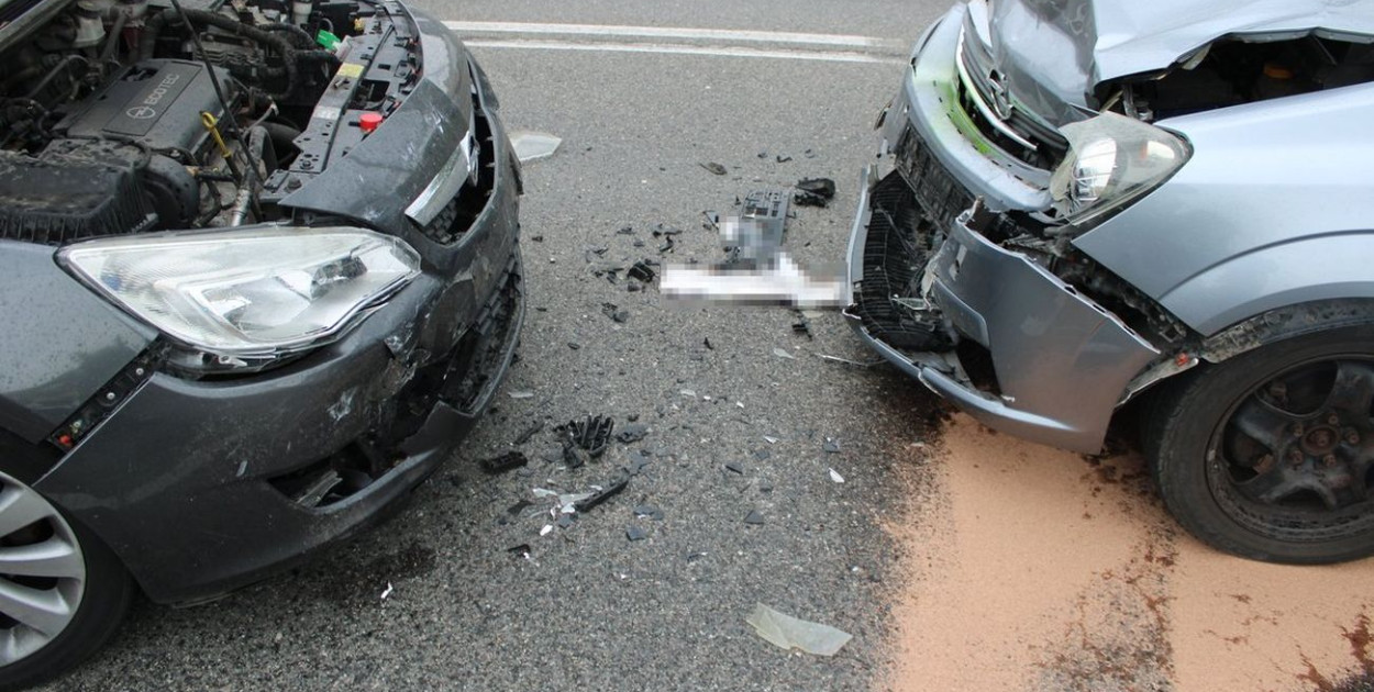 28 czerwca, wypadek na ul. Gliwickiej w Tarnowskich Górach. Trzy osoby w szpitalu. Fot. Archiwum policji