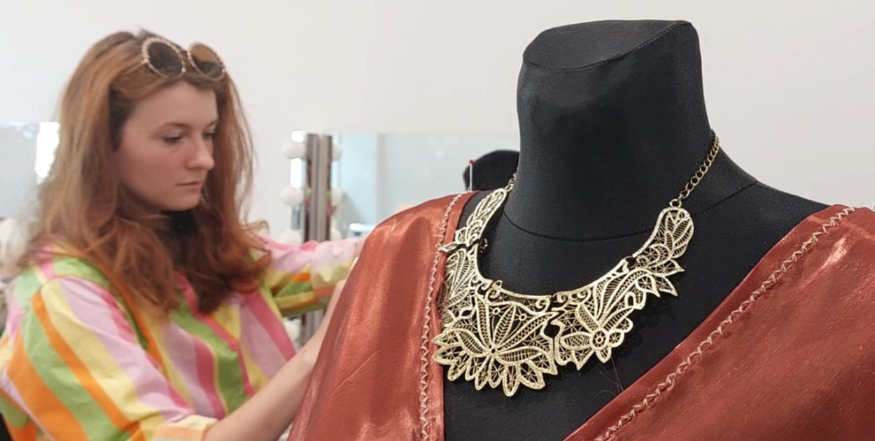 Za scenografię i kostiumy odpowiadają Zuzanna Ostropolska-Nalewaja (na zdj.) i Maria Pawlicka