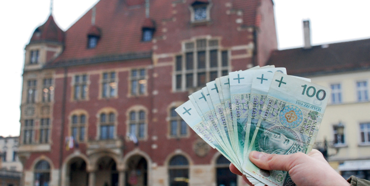 Tarnowskie Góry. Oferty pracy w urzędzie, straży miejski i w TCK