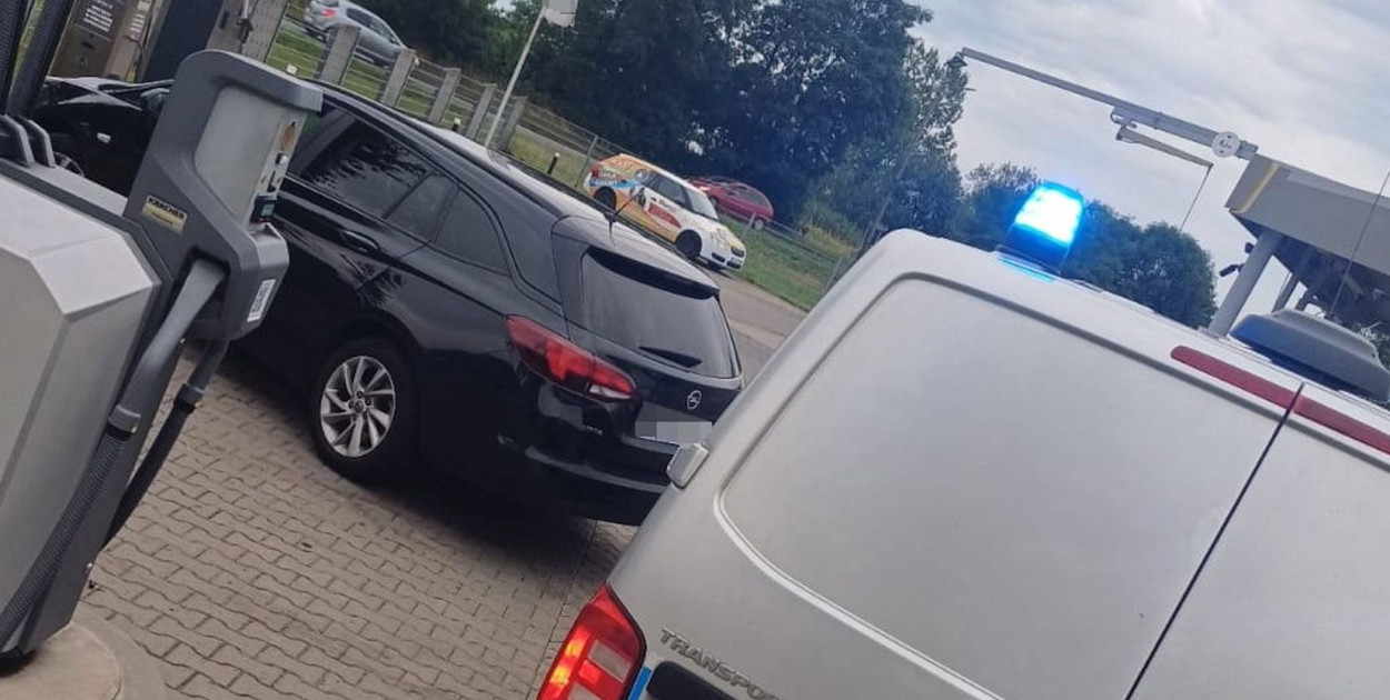Jechał zygzakiem, dobrze że nikogo nie zabił. Policja z Tarnowskich Gór zatrzymała pijanego kierowcę. Fot. Policja Tarnowskie Góry