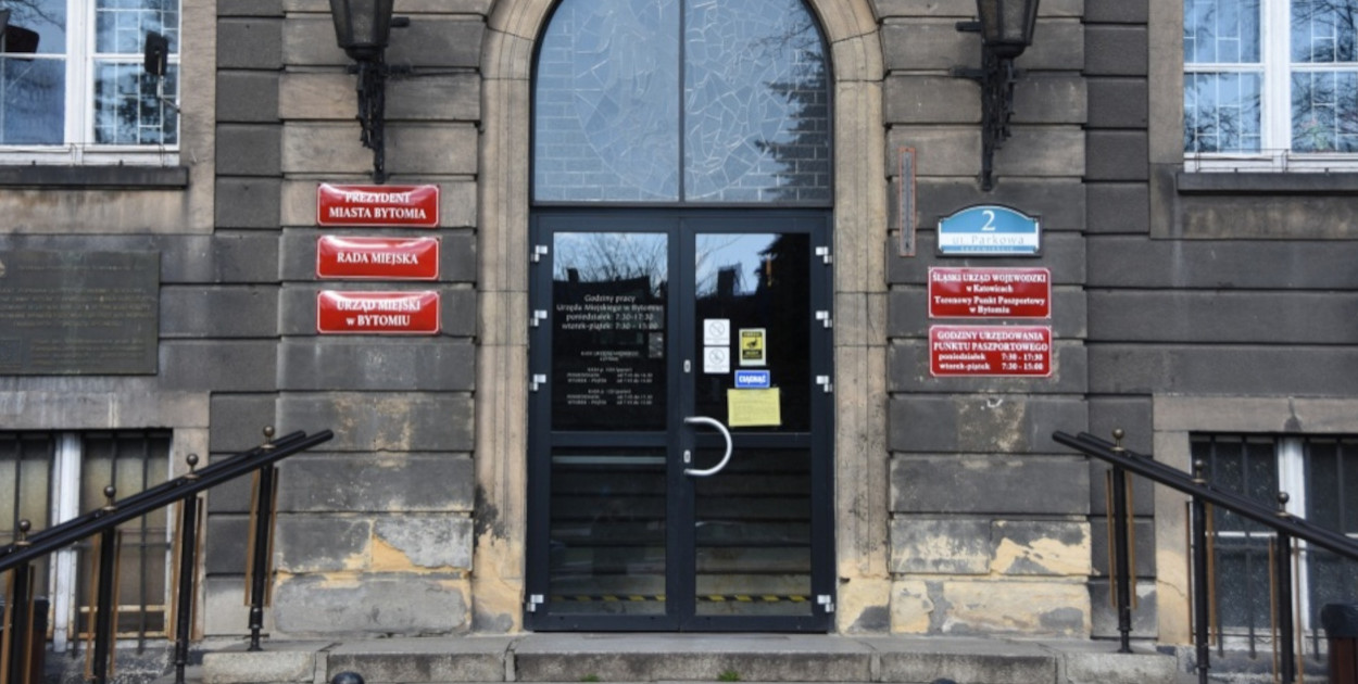 Niektóre sprawy będzie można załatwić poza bytomskim urzędem. Fot. UM Bytom
