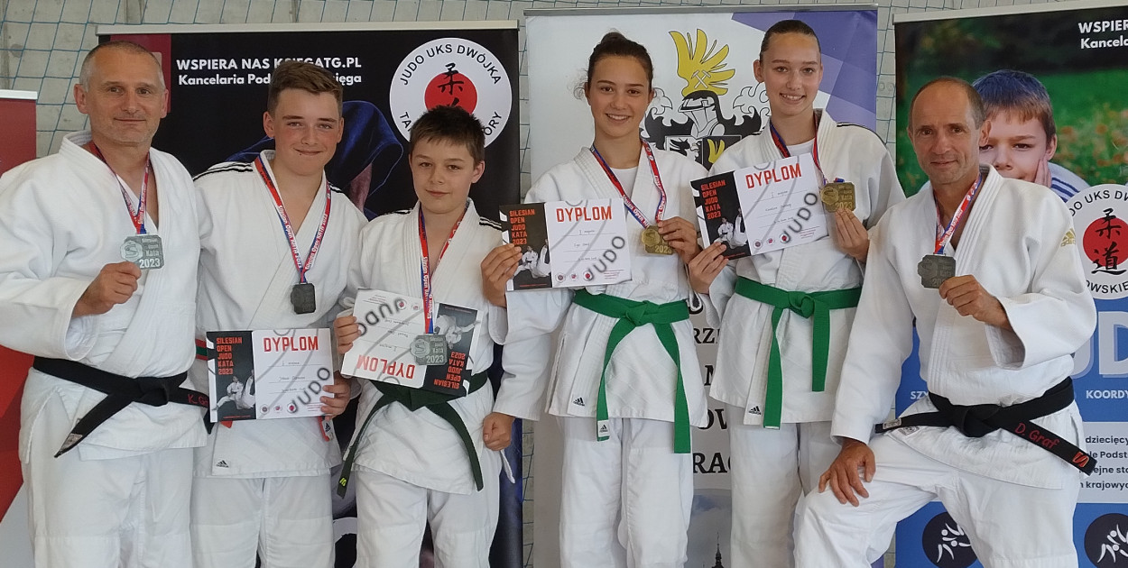 Złoto i srebro za kata dla UKS Dwójka Tarnowskie Góry. Fot. UKS Dwójka Tarnowskie Góry