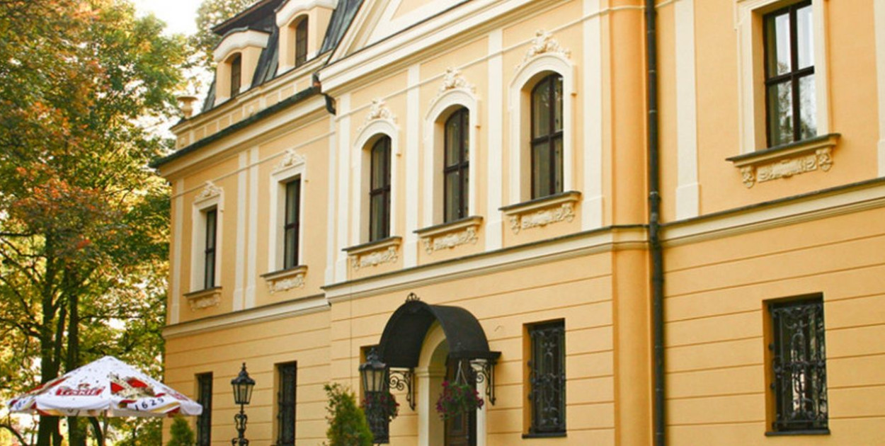 Praca jest m.in. w Pałacu w Rybnej. Fot. Archiwum Pałacu w Rybnej