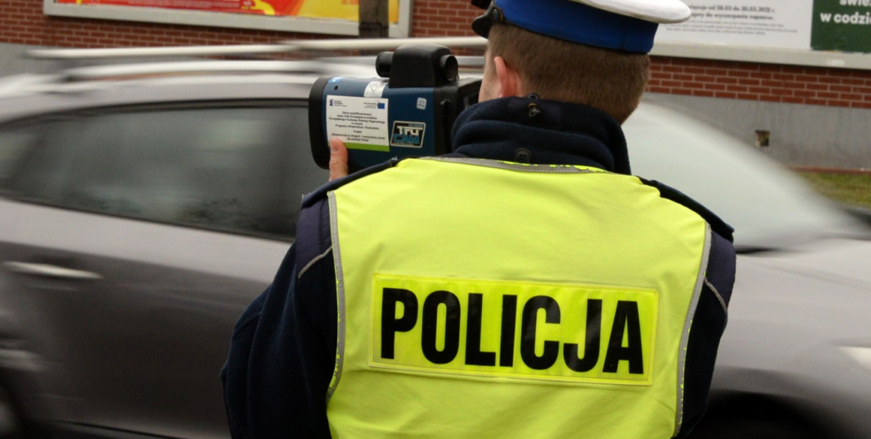 Ta jazda kosztowała go 2 tys. zł. Policjanci z Tarnowskich Gór złapali pirata drogowego. Fot. Jarosław Myśliwski