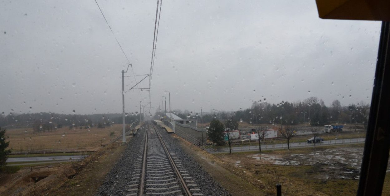 Centrum przesiadkowe ma powstać w okolicy stacji kolejki wąskotorowej i nowego przystanku kolejowego Miasteczko Śląskie Centrum. Fot. Agnieszka Reczkin