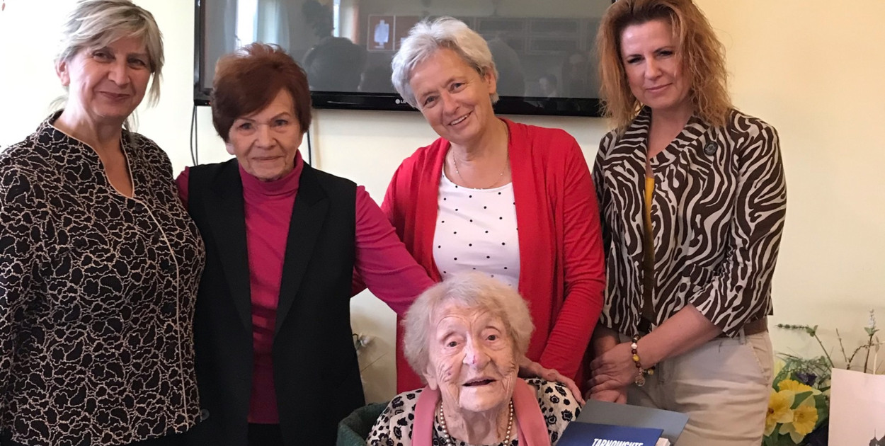 Pani Dorota Dobrzańska to jedna z najstarszych osób zameldowanych w Tarnowskich Górach. Fot. Archiwum UM w Tarnowskich Górach 