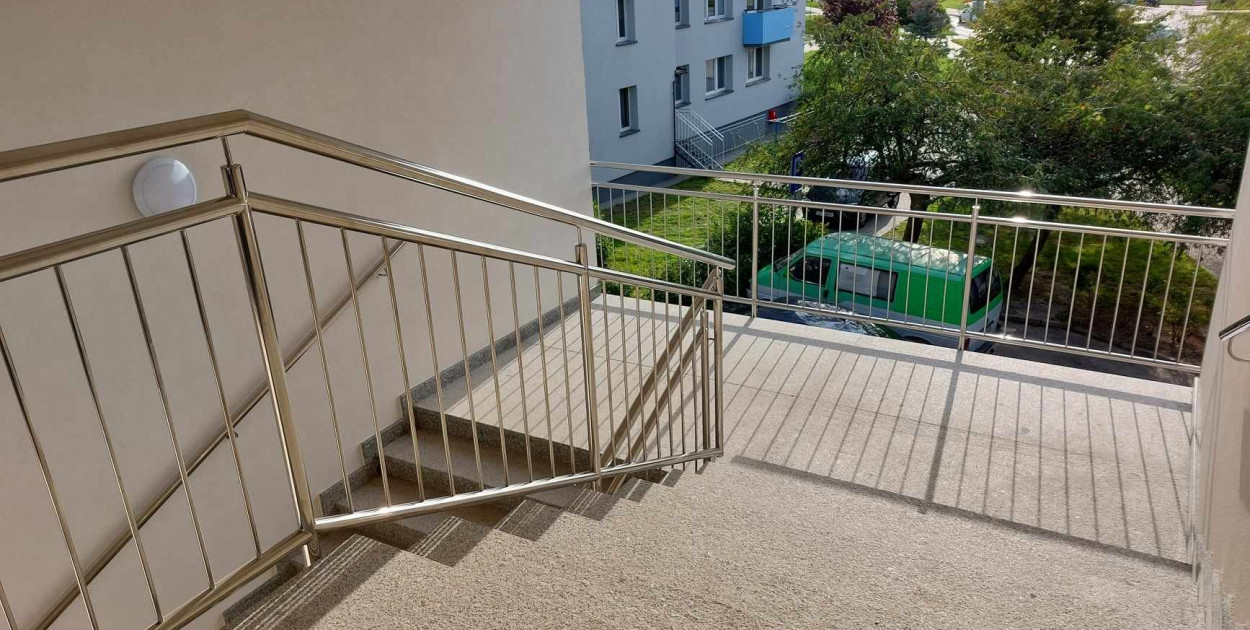 Nowe klatki schodowe na Osadzie Jana. Nie wszystkim sie podobają. Fot. Agnieszka Reczkin