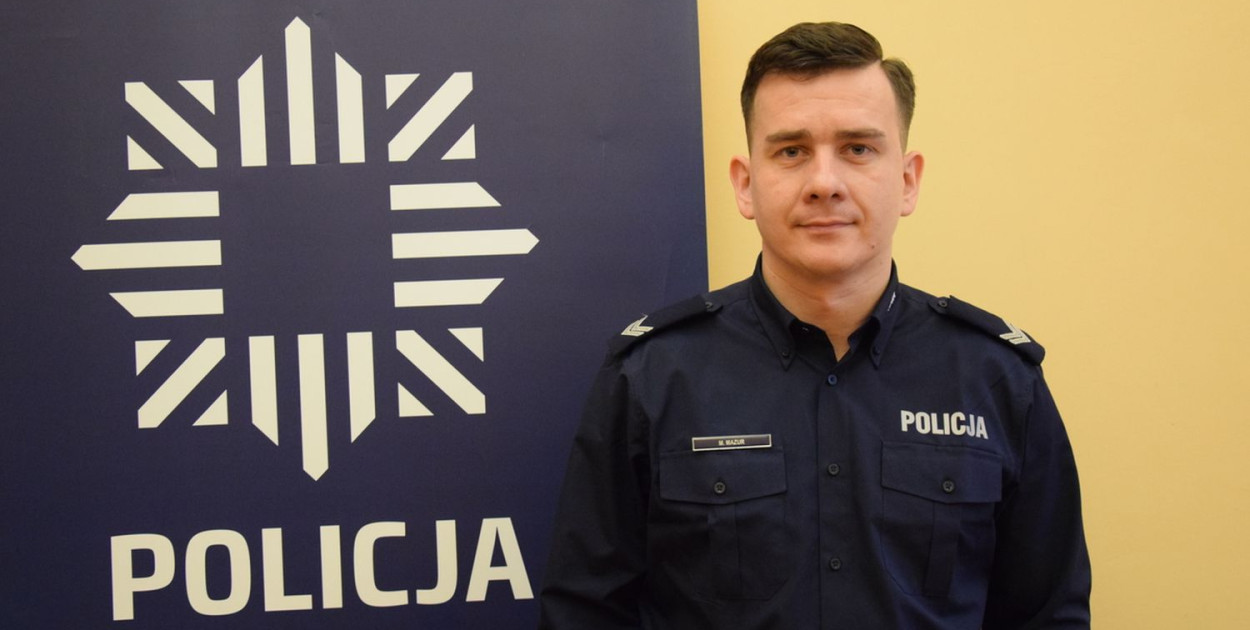 Dzielnicowy na osiedlu Mickiewicza st. sierż. Mateusz Mazur. Fot. Archiwum policji