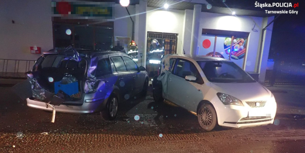 Samochody są kompletnie zniszczone. Fot. Archiwum KPP w Tarnowskich Górach