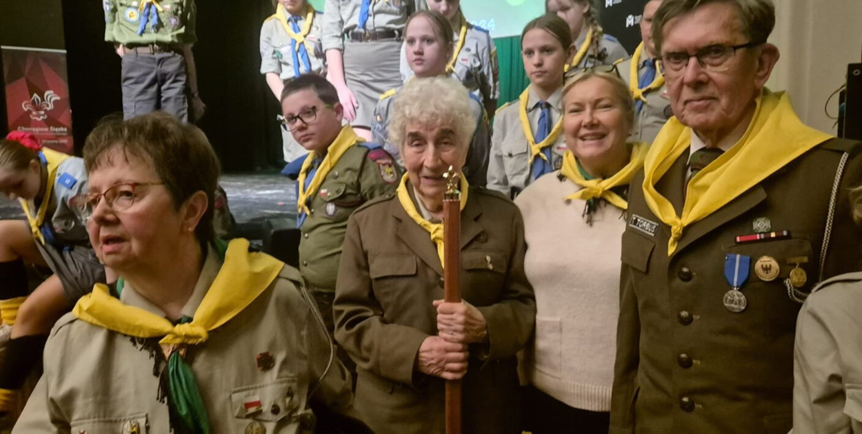 Prof. dr hab. n. med. Krystyna Karczewska z Tarnowskich Gór została wyróżniona Laską Skauta. Fot. Archiwum UM w Tarnowskich Górach 