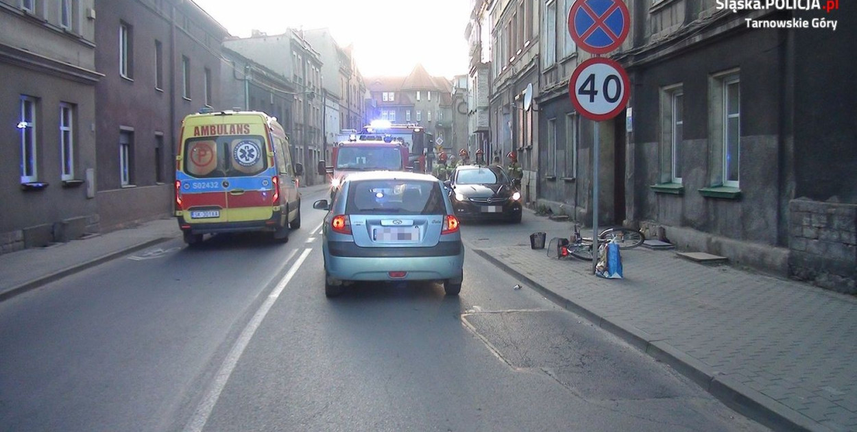 Tarnowskie Góry, ul. Legionów. Potrącenie rowerzystki. Fot. Archiwum policji
