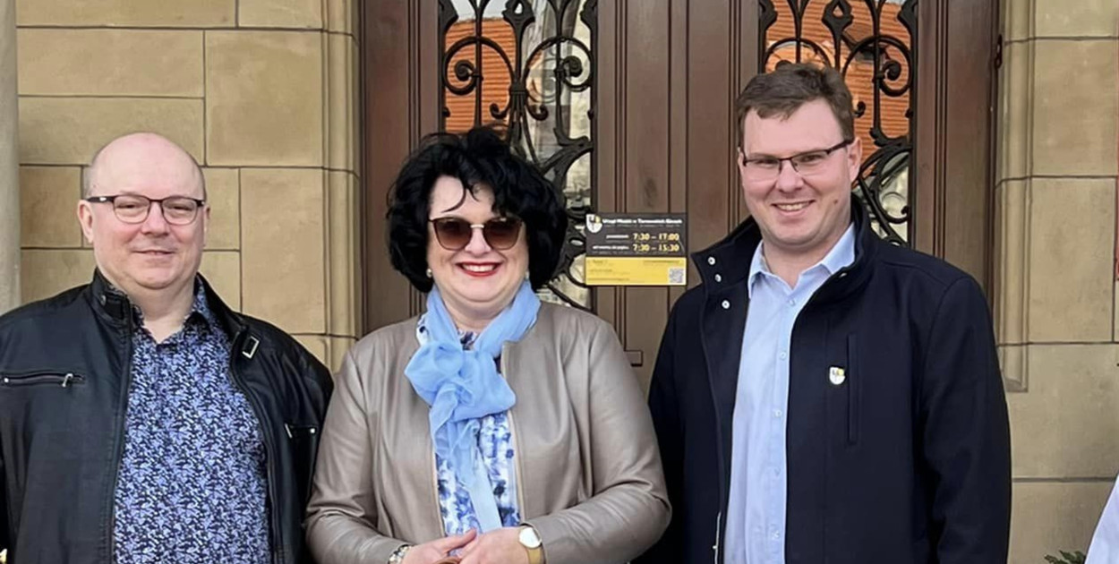 Barbara i Jerzy Dziukowie  (z lewej)  zdobyli mandaty i to z dużym poparciem wyborców. Fot. Archiwum B. Dziuk