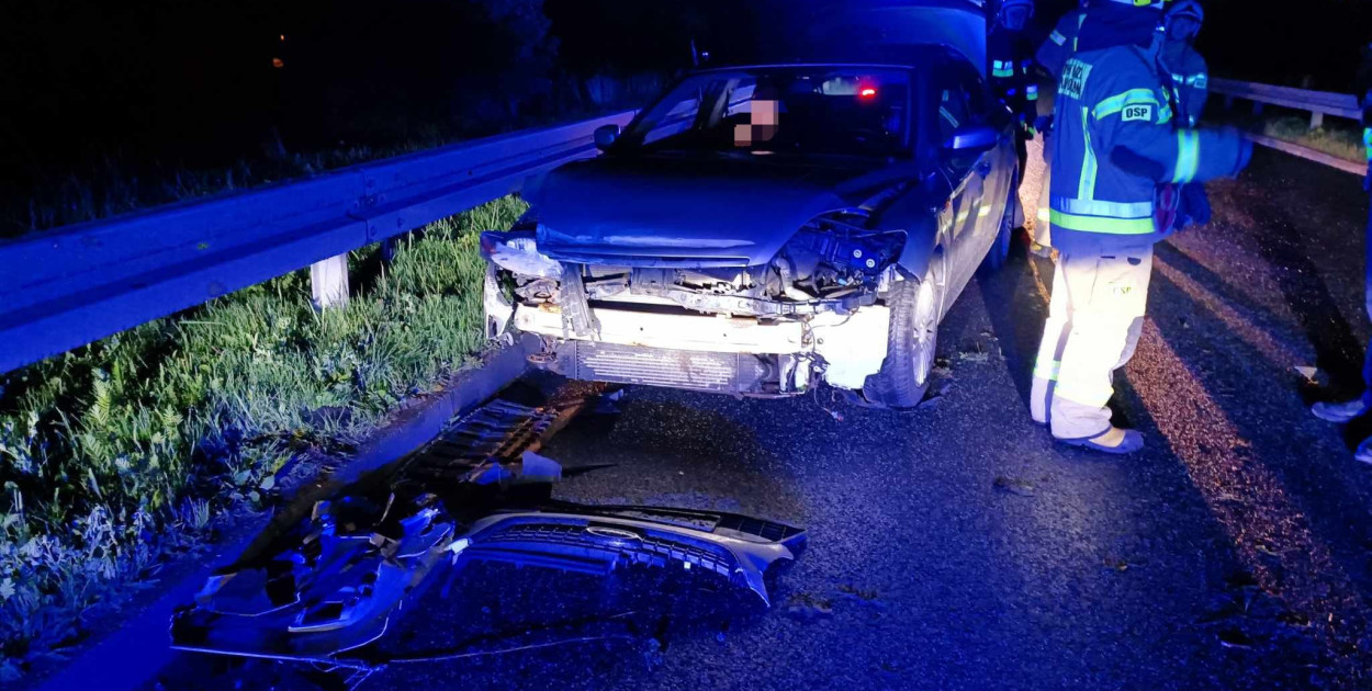 Kalety. Skutki kolizji z dzikiem. Fot. OSP Kalety