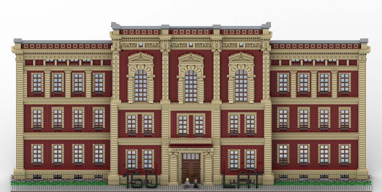 Franciszek Pyka stworzył model frontu liceum Staszica z klocków LEGO. Fot. Archiwum Staszica 