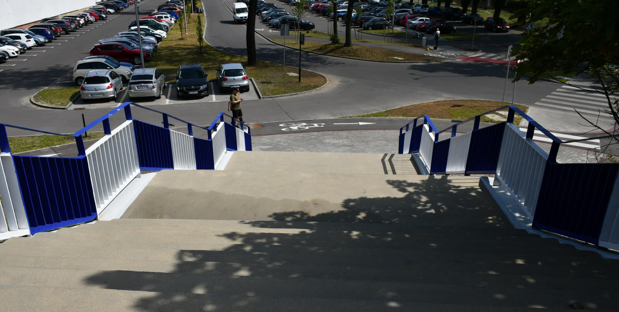 Schody z wiaduktu na ul. Nakielskiej. Fot. Alicja Jurasz