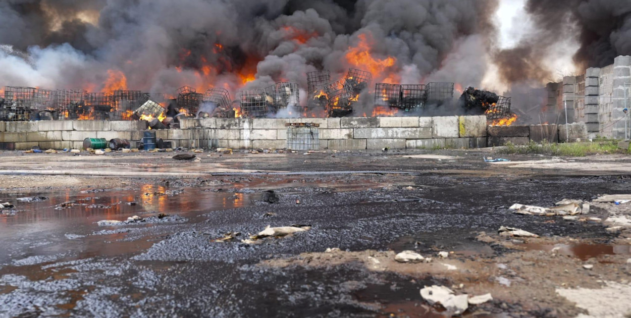 Pożar składowiska odpadów w Siemianowicach Śląskich. Fot. kpt. Mateusz Krzystański, Państwowa Straż Pożarna