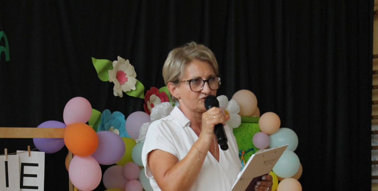 Dyrektor Szkoły Podstwowej w Orzechu odchodzi na emeryturę. Fot. Archiwum UG Świerklaniec