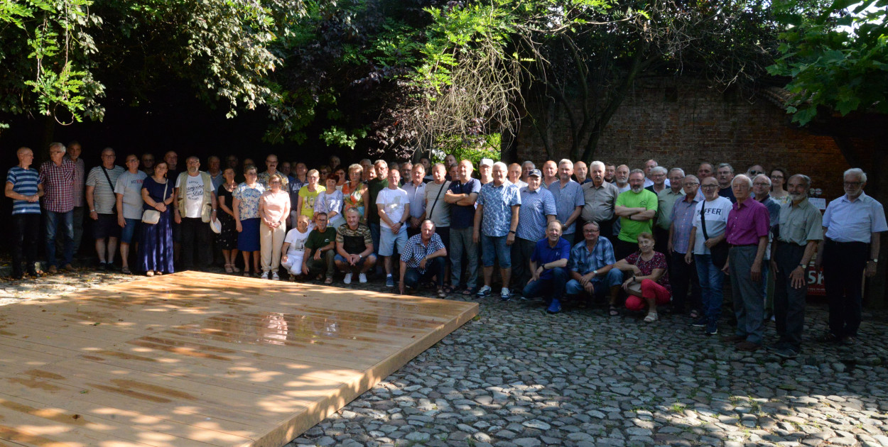 Fazos w Tarnowskich Górach otwarto w 1974 r, zlikwidowano w 2014 r. W piątek blisko 100 byłych pracowników fabryki spotkało się w restauracji Wiśniowy Sad w Tarnowskich Górach. Fot. Jarosław Myśliwski