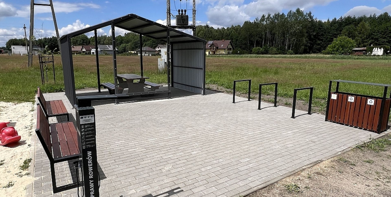 W Kaletach powstało kolejne miejsce odpoczynku dla rowerzystów. Fot. UM Kalety