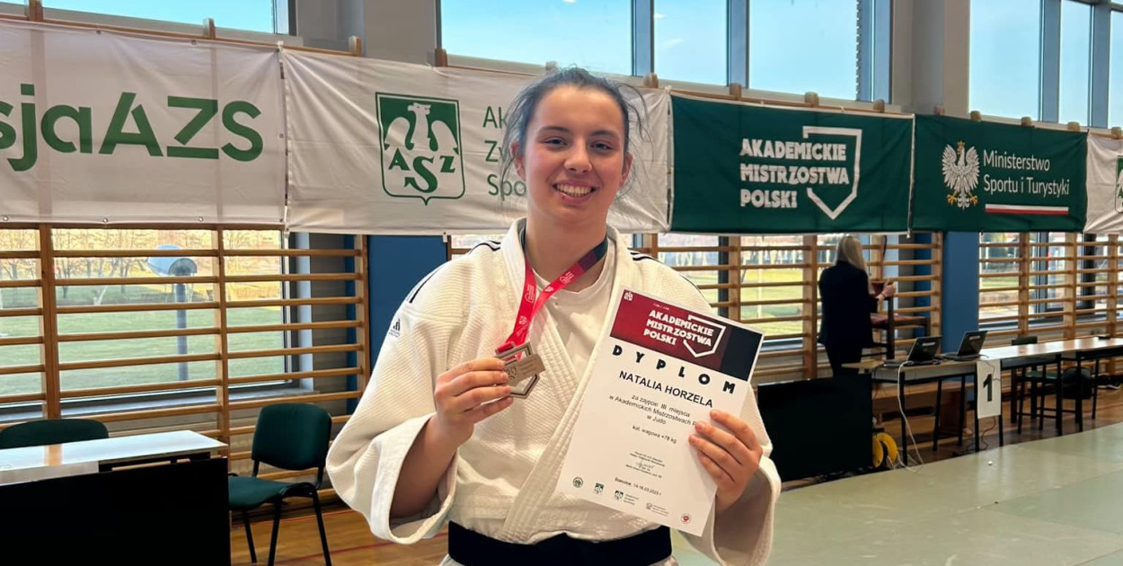 Natalia Horzela na trzecim stopniu podium. Fot. Archiwum klubu