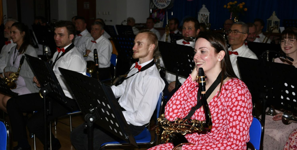 Rok temu połączone orkiestry zagrały w Ossach, z okazji Dnia Kobiet. Fot. Agnieszka Reczkin