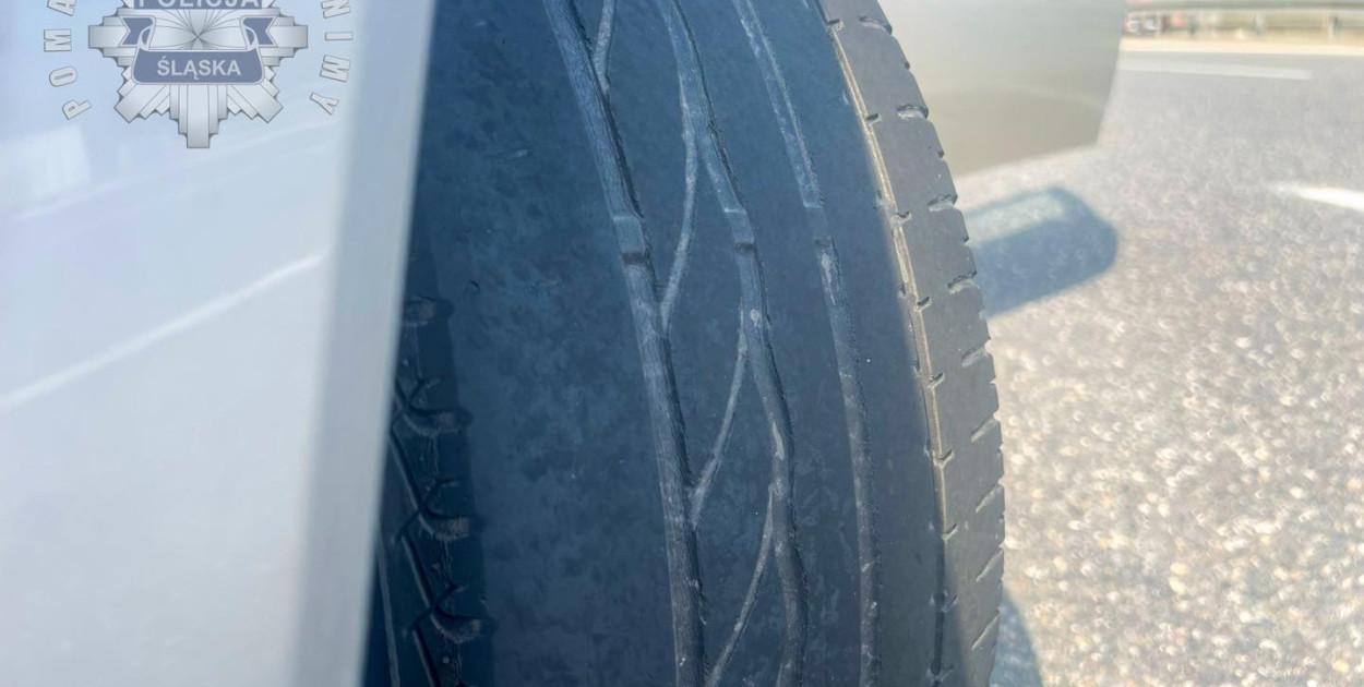 500 zł mandatu za łyse opony. Fot. Archiwum policji