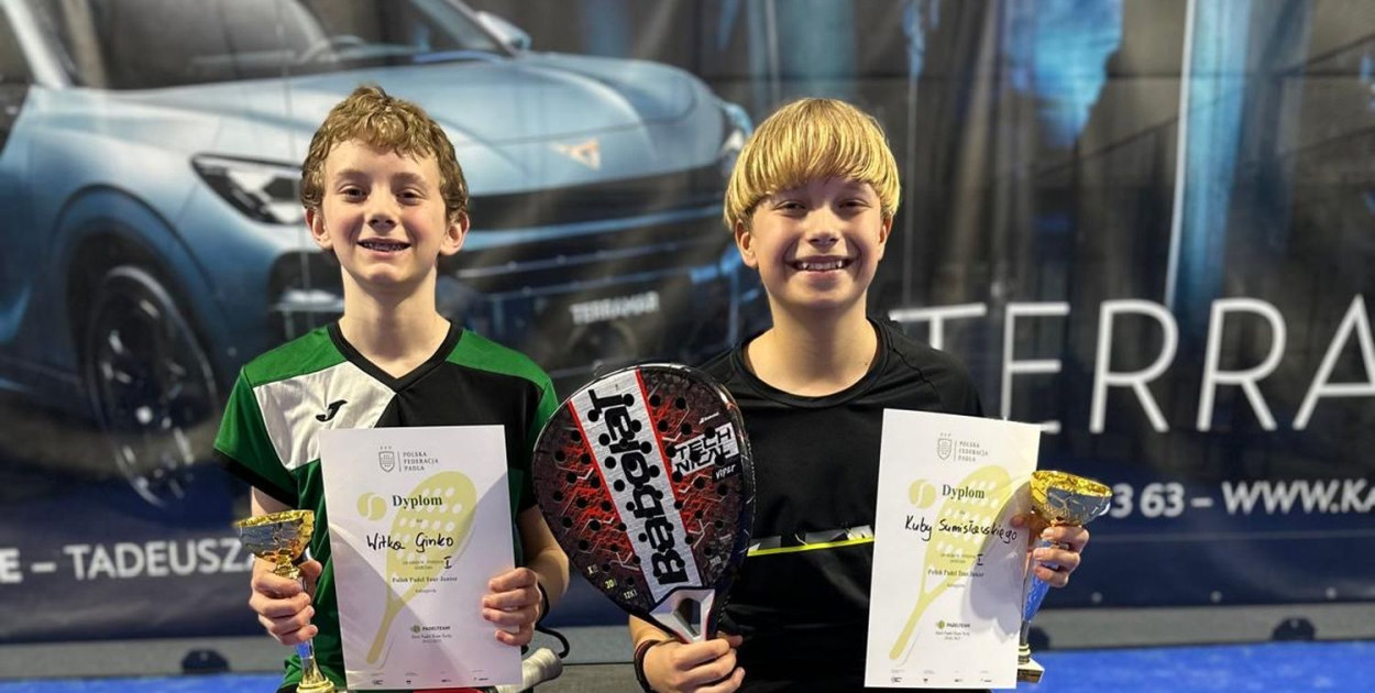 Witold Ginko ze Zbrosławic w parze z Kubą Sumisławskim ze Szczecina wygrali pierwszą edycję turniejów juniorskich w konkurencji padel. Fot. Archiwum prywatne