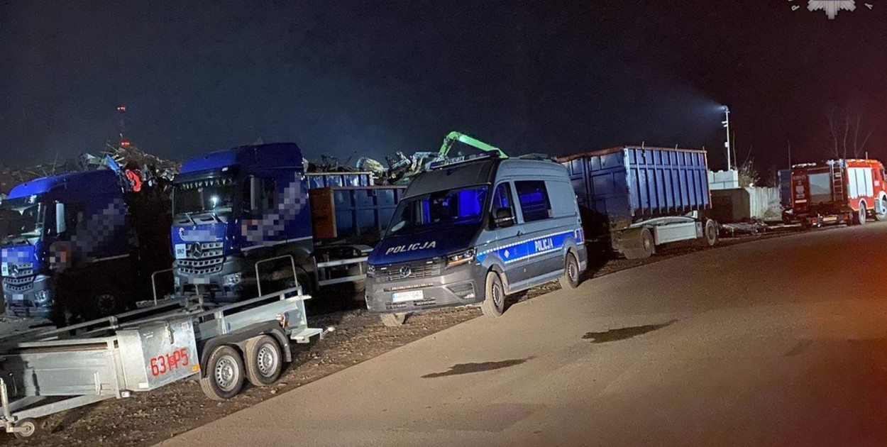 Poszukiwania tarnogórzanina i kradzież kabli. Zdjęcia: archiwum policji/OSP Koty/GDDKiA