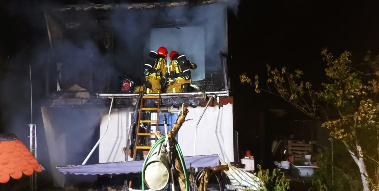 W pożarze altany zginął 63-letni mężczyzna. Fot. KM PSP w Gliwicach