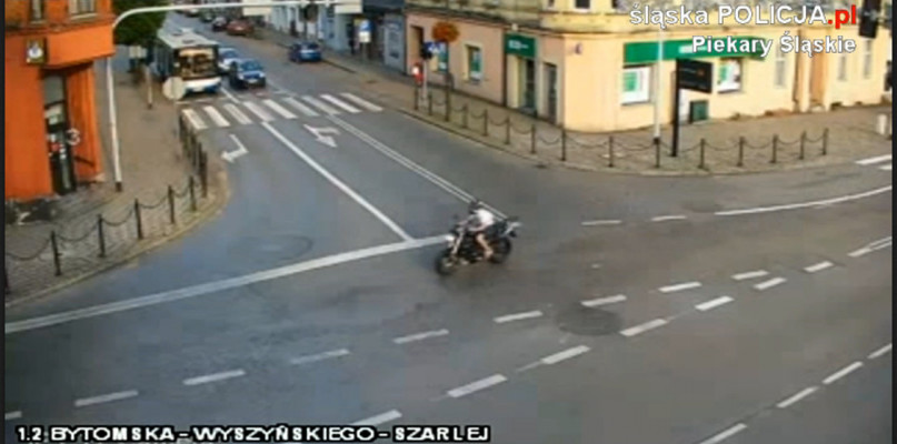 Ucieczka motocyklisty. Kadr z nagrania monitoringu miejskiego 