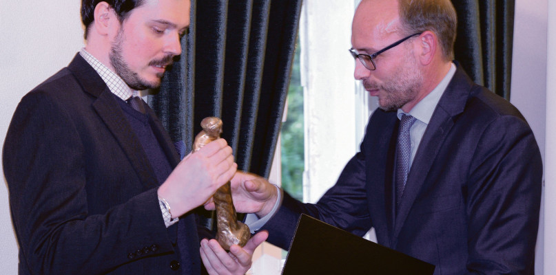 W 2019 r. Grzegorz Kulik (z lewej) otrzymał nagrodę Górnośląskiego Tacyta za popularyzację języka śląskiego, w tym z wykorzystaniem nowoczesnych narzędzi internetowych. Fot. Jarosław Myśliwski 