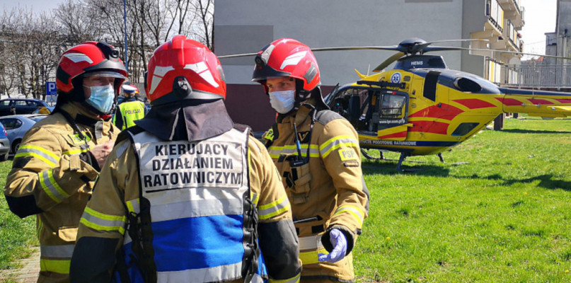 Potrącony na ul. gen. Ziętka w Piekarach Śląskich 9-latek trafił do szpitala. Fot. mł. bryg. A. Patalong/KM PSP w Piekarach Śląskich