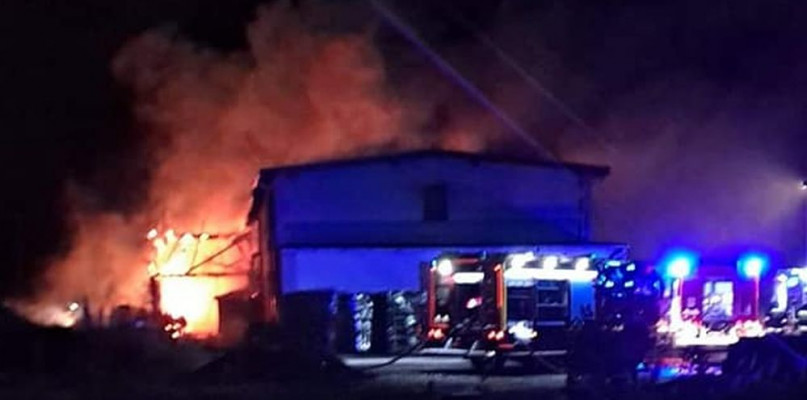 Pożar w Boronowie wybuchł w nocy. Fot. Info Express, nadesłane przez czytelnika