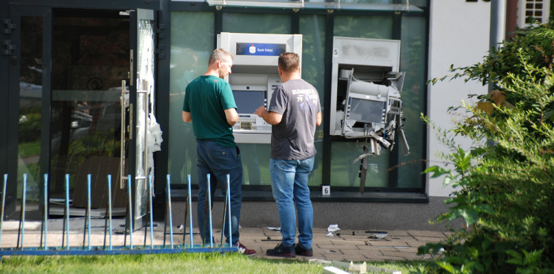 14 czerwca między godz. 3 a 4 w nocy włamano się do bankomatu w Kaletach przy ul. 1 Maja. Fot. Elżbieta Kulińska