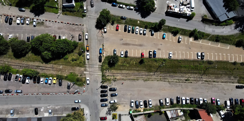 Tarnowskie Góry. Miasto stara się o przejęcie gruntów przy ul. Oświęcimskiej. Na finiszu są sprawy dotyczące dwóch hektarów, ale procedury ciągną się od 5 lat. Magistrat chce przejąć kolejne dwa hektary i wtedy dysponowałby dużym terenem po obu stronach ul. Oświęcimskiej. Fot. Jarosław Myśliwski