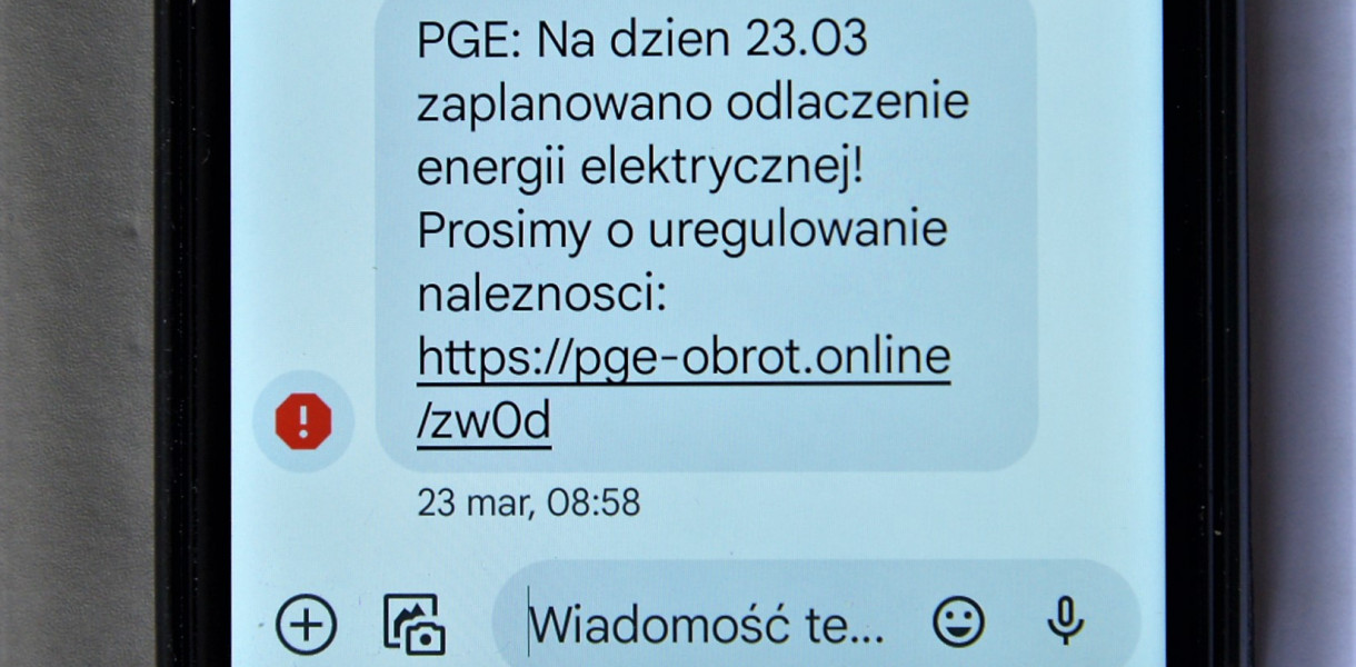 Rekordzista stracił 15 tys. zł. Tyle może kosztować rozmowa z rzekomym bankowcem czy kliknięcie w link podany w esemesie od oszustów. Fot. Jarosław Myśliwski