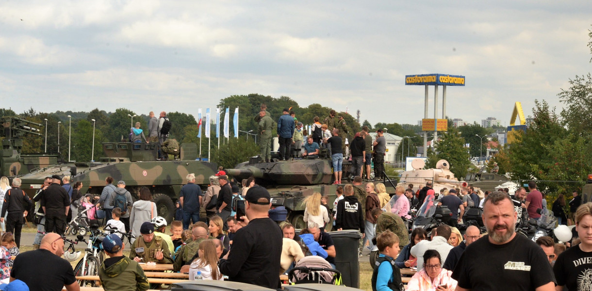 III Tarnogórski Piknik Militarny. Gwiazdą był czołg leopard. Fot. Jarosław Myśliwski