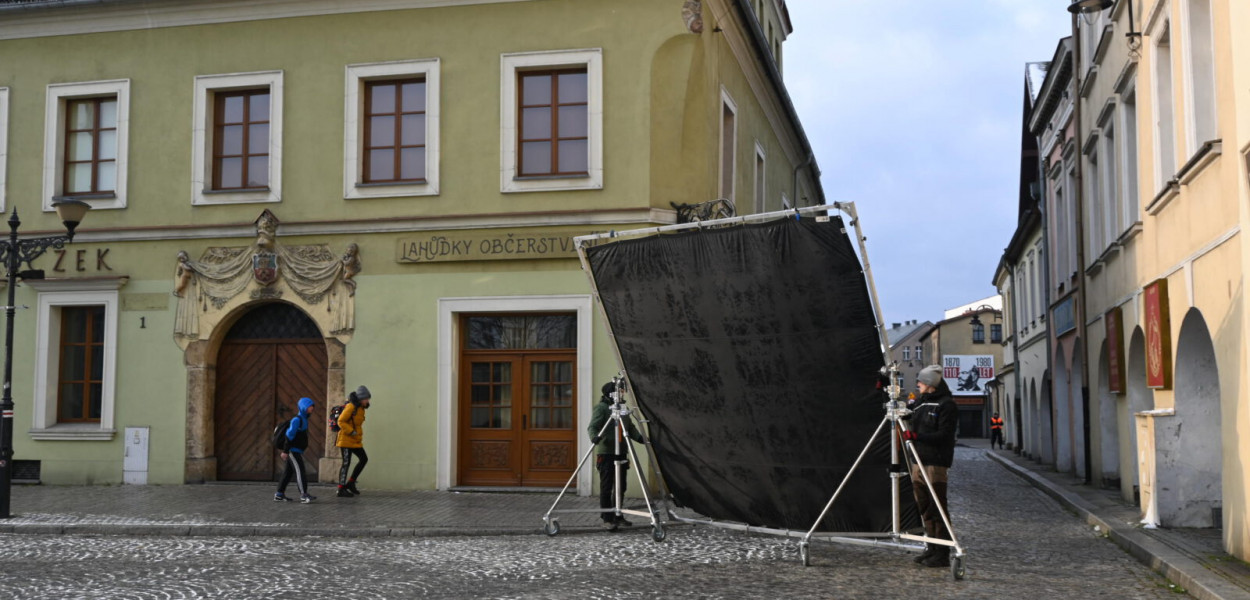 W kwietniu 2022 roku w Tarnowskich Górach powstawały sceny do filmu  „Dziennik z wycieczki do Budapesztu”. Fot. Archiwum UM w Tarnowskich Górach 