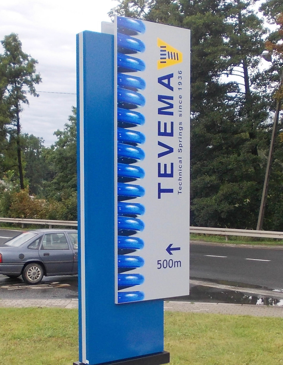 Pylon reklamowy to najlepsza forma zaznaczenia swojej obecności w krajobrazie. Urzeknij klienta designem.