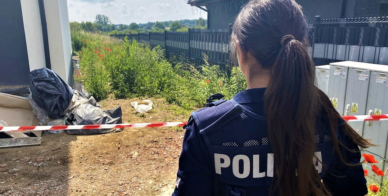 W Tarnowskich Górach podczas wykopów znaleziono niewybuch. Ewakuacja mieszkańców. Fot. Policja Tarnowskie Góry