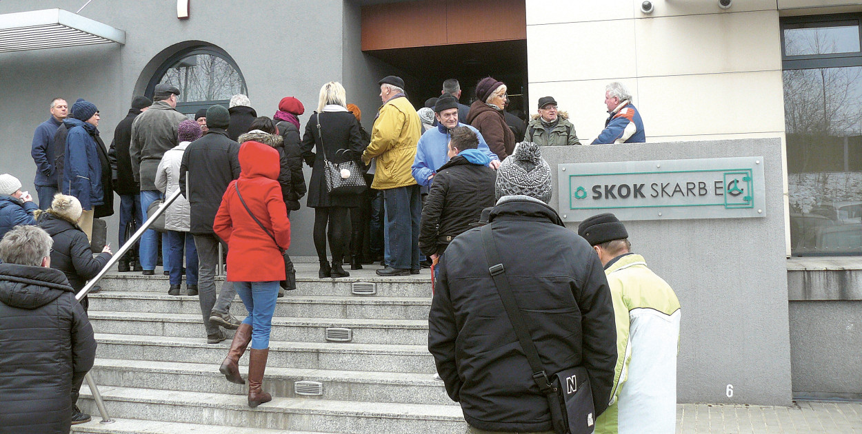 Na spotkanie z syndykiem SKOK Skarbiec w 2018 r. przyszły tłumy oburzonych mieszkańców. Fot. Agnieszka Reczkin