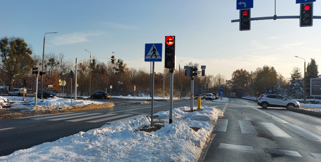 Kiedy ruszą prace,  zlikwidowany zostanie skręt z obwodnicy w lewo, w stronę cmentarza i centrum miasta. Fot. Agnieszka Reczkin