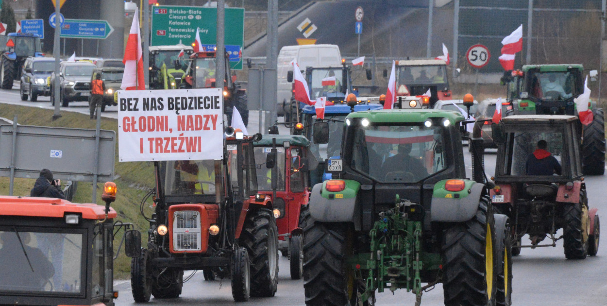 Airport Katowice. Rolnicy i myśliwi zablokowali drogę do lotniska. Fot. Jarosław Myśliwski