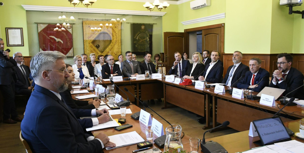 W poniedziałek, 6 maja odbyła się pierwsza - w kadencji 2024-2029 - sesja rady miejskiej w Radzionkowie. Fot. Hanna Kampa